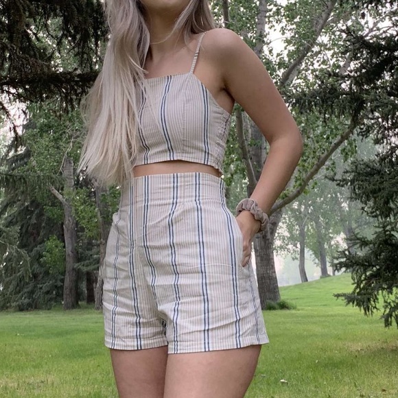 Ardene Tops - Cute crop top!